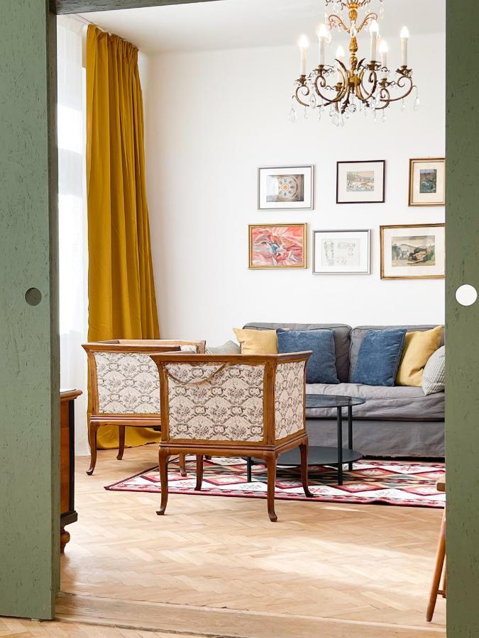 Turnkey I Vintage Terrace Apartment Prag Exteriör bild